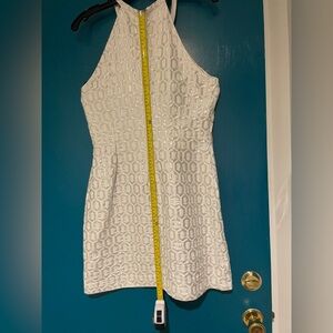 Elegant White Sleeveless Dress